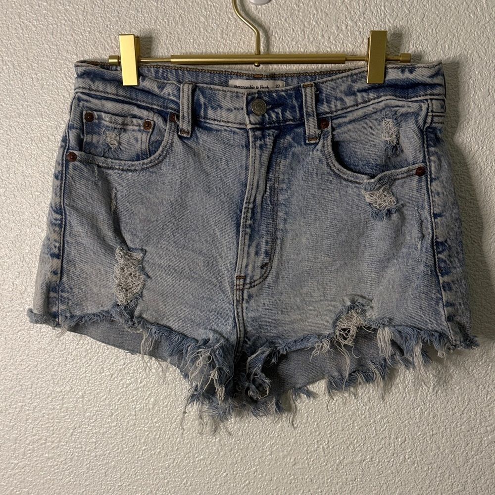 Abercrombie & Fitch- The mom short-high rise Distressed Blue Jean- Size 4